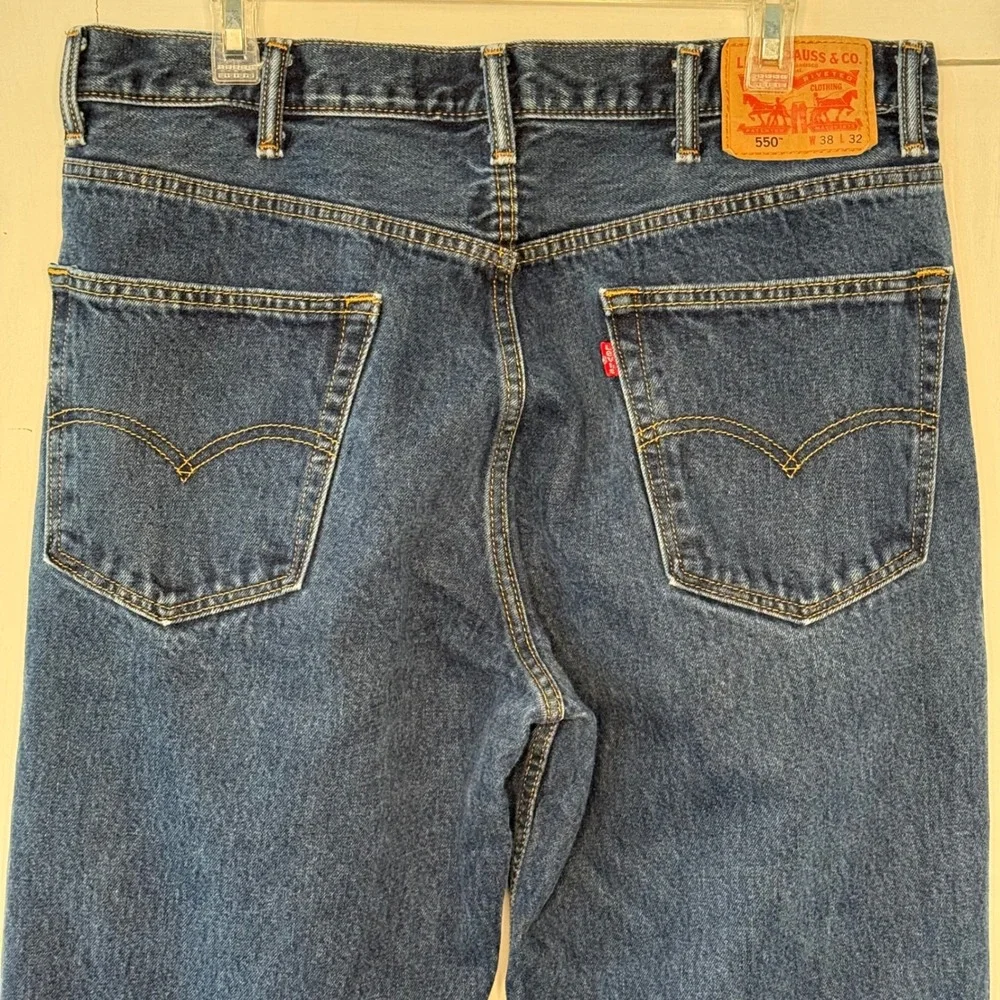 Levis 550 Jeans Relaxed Fit Men's 38x32 Dark Wash Blue Denim Pants 00550-0216